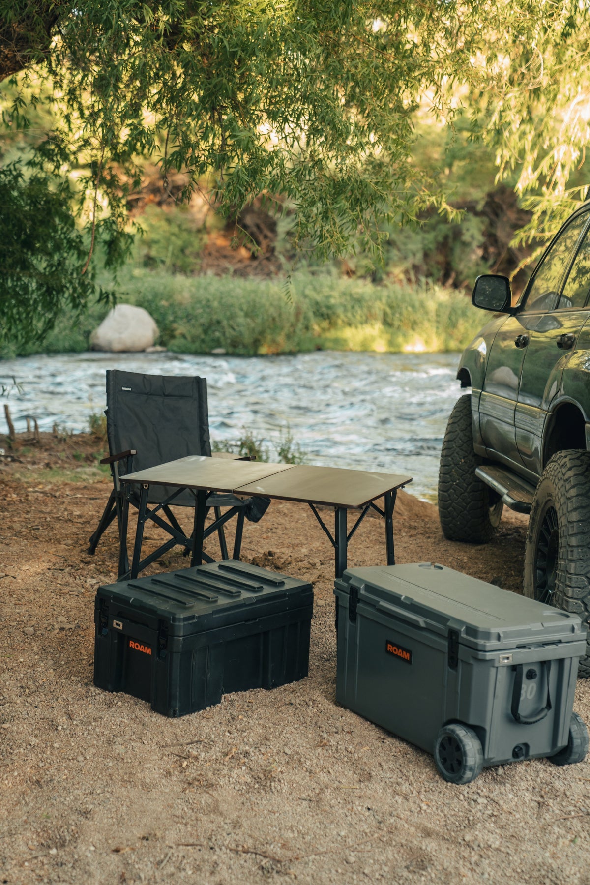 CAMP TABLE