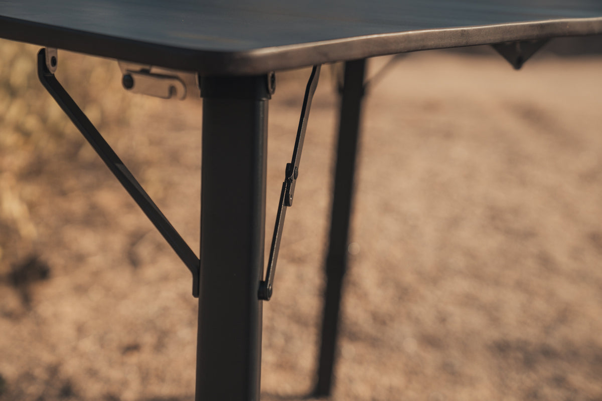 CAMP TABLE