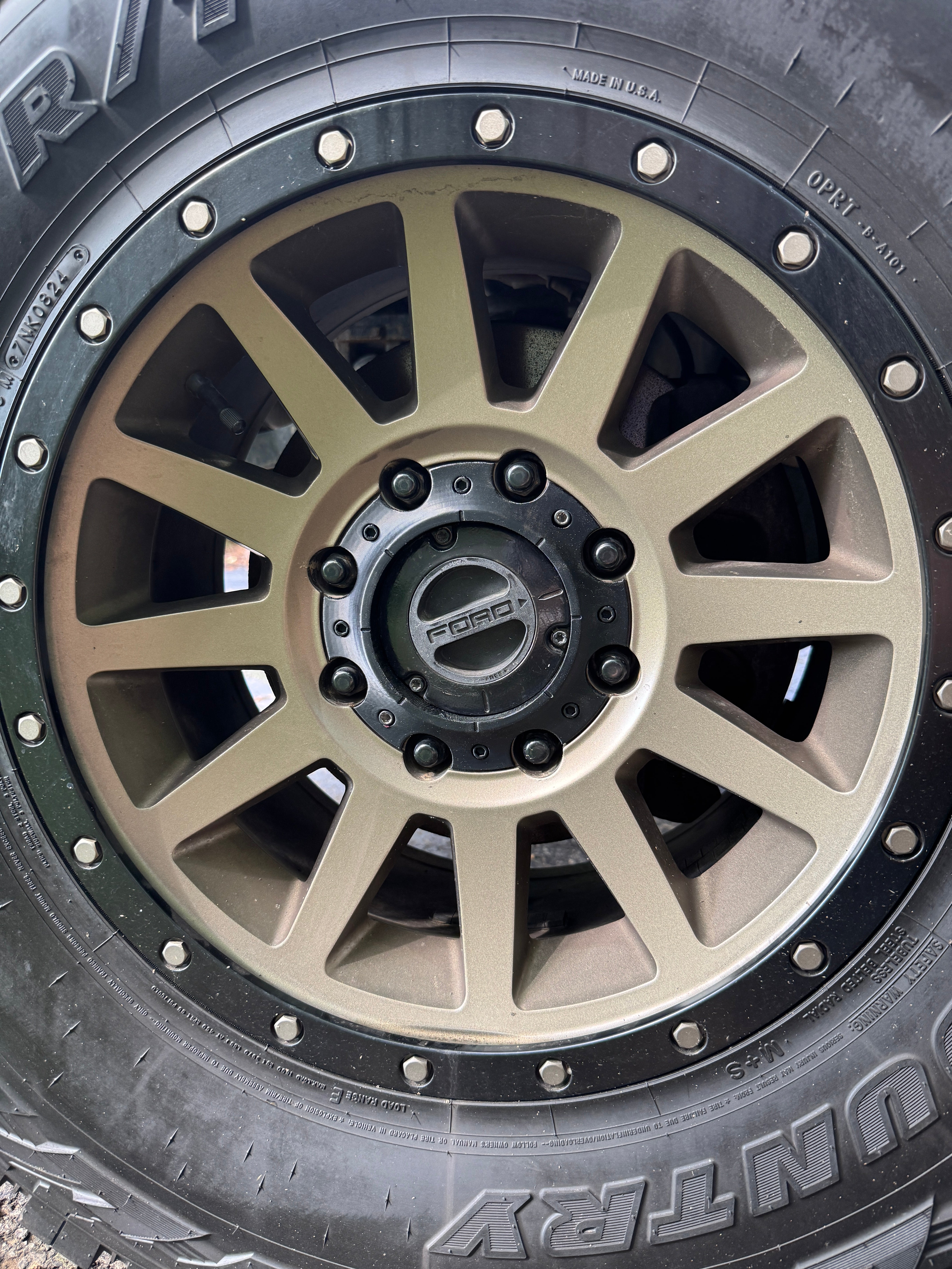Super Duty wheel hub cover